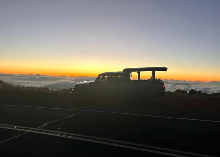 Embark On A Journey Through Maui With Aloha Glamp\'S Jeep And Rooftop Tent Allows You To Discover Diverse Campgrounds, Unveiling The Island\'S Beauty From Unique Perspectives Each Day